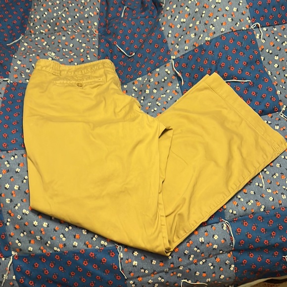 Gap khaki curvy pants - Picture 5 of 6